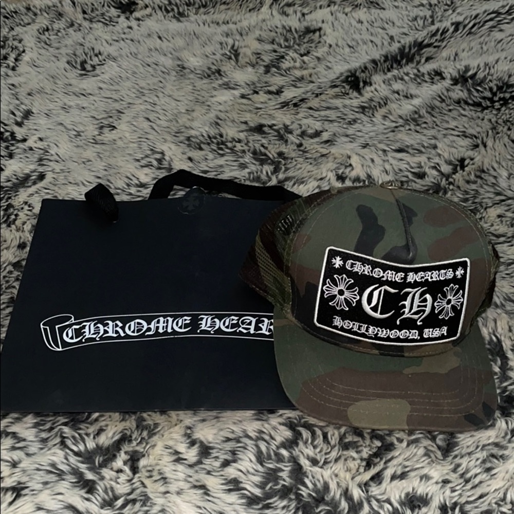 CHROME HEARTS CAMO TRUCKER HAT